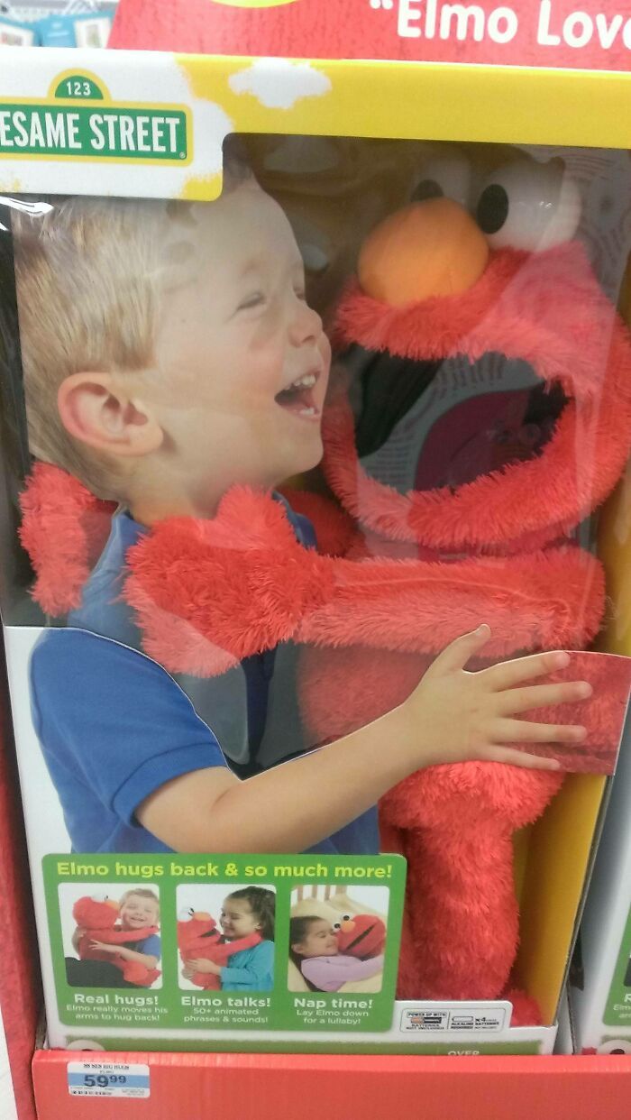 je pensais qu’il y avait un enfant dans ce jouet elmo