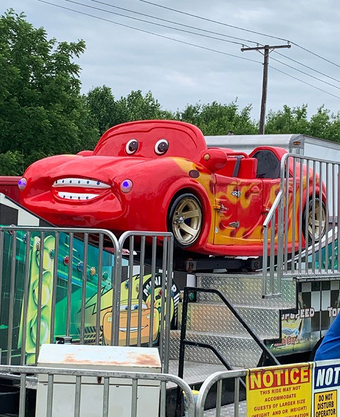 j’ai trouvé la voiture bootleg lighting mcqueen