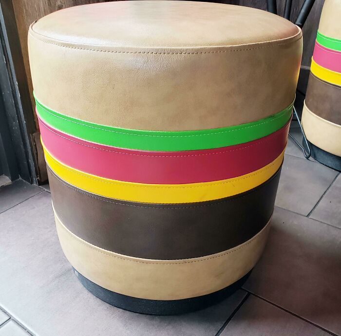 J’ai vu ces mignons petits tabourets dans un fast-food.