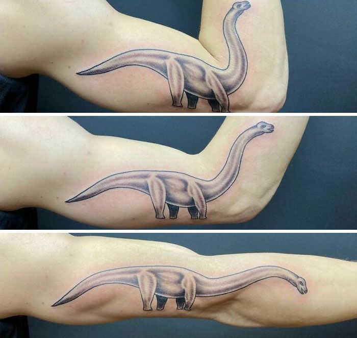 tatouage de dinosaure en mouvement