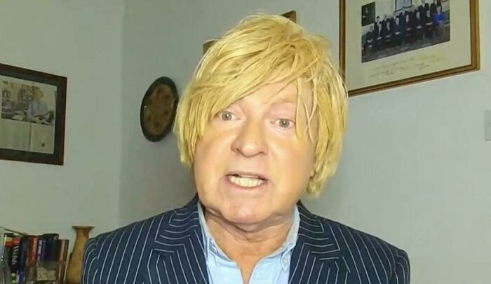 michael fabricant – un député britannique. “Donne-moi ce regard de spaghetti”.