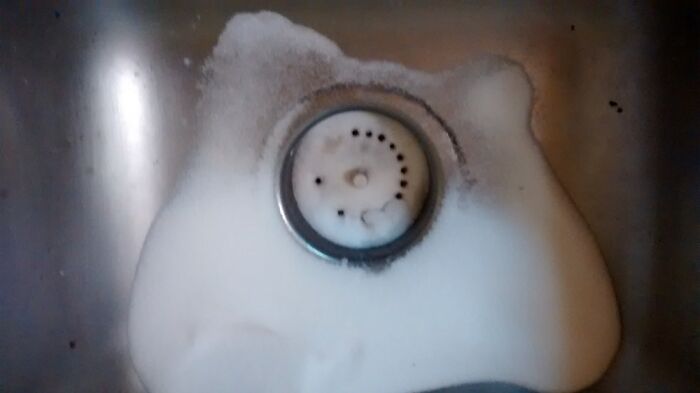 J’ai renversé un carton entier de sel dans l’évier il y a quelques années… joyeux petit bonhomme de neige.