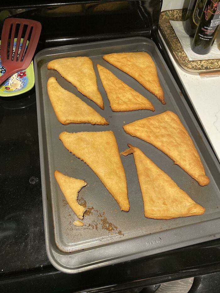 J’ai demandé à mon petit ami de faire cuire les croissants pour notre dîner…