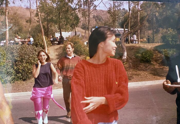 (années 1990) ma sœur a participé à une excursion à l’observatoire et pendant le déjeuner au parc Griffith, elles ont croisé les Power Rangers.