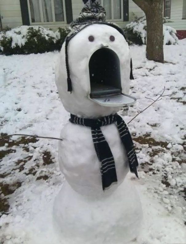 Quand la vie te donne de la neige, construis un bonhomme de neige pour ta boîte aux lettres !