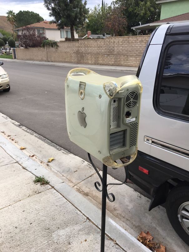 la boîte aux lettres de ma rue est un vieux mac