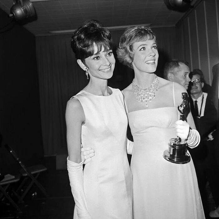 audrey hepburn et julie andrews aux academy awards, 1964