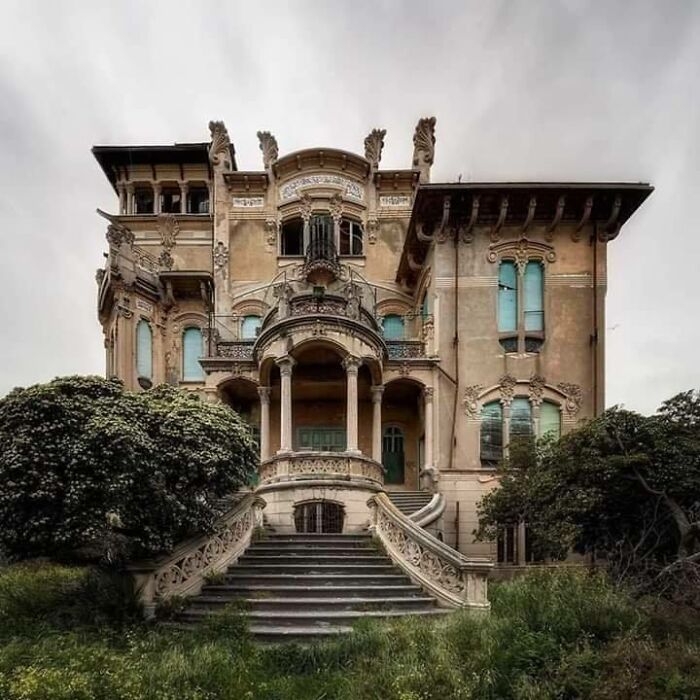 villa zanelli abandonnée, construite en 1907 savone, italie