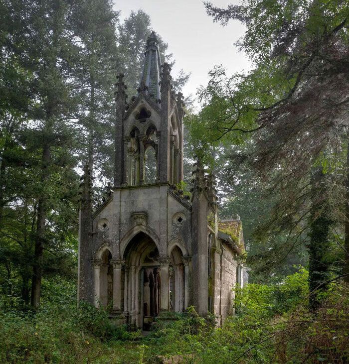 chapelle dans les bois en france
