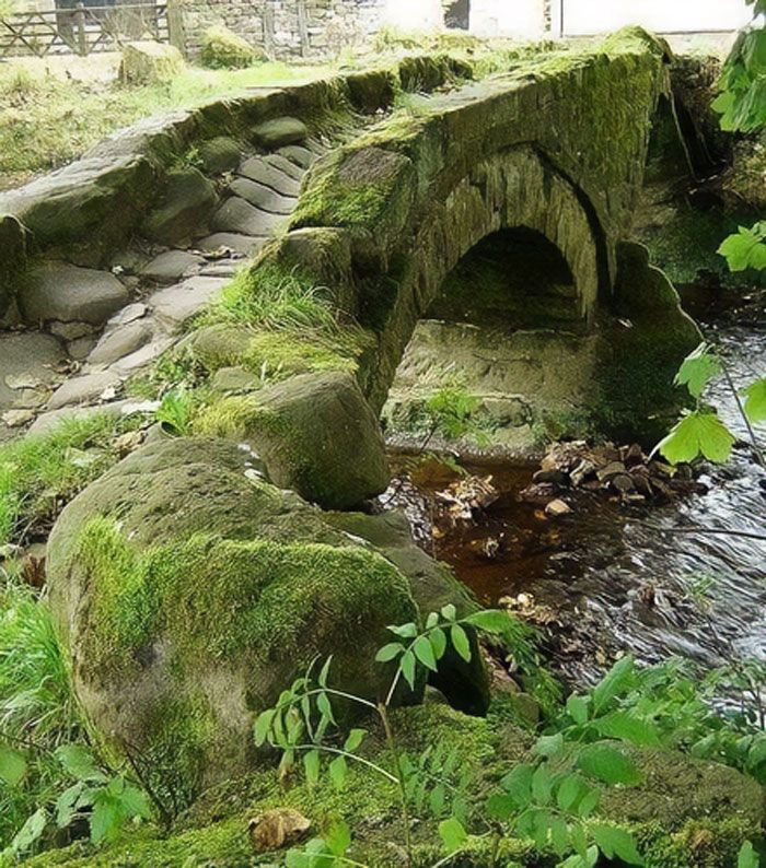 un pont de cheval de bât vieux de 800 ans, lancashire, angleterre