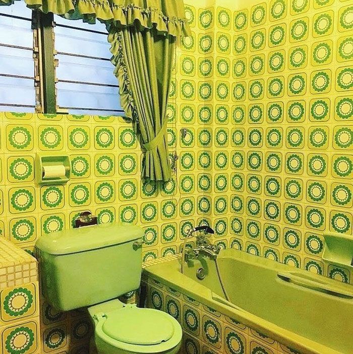 cette salle de bain des années 70