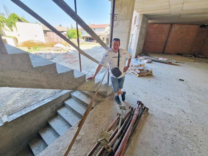 si le patron dit de construire des escaliers, je construis des escaliers