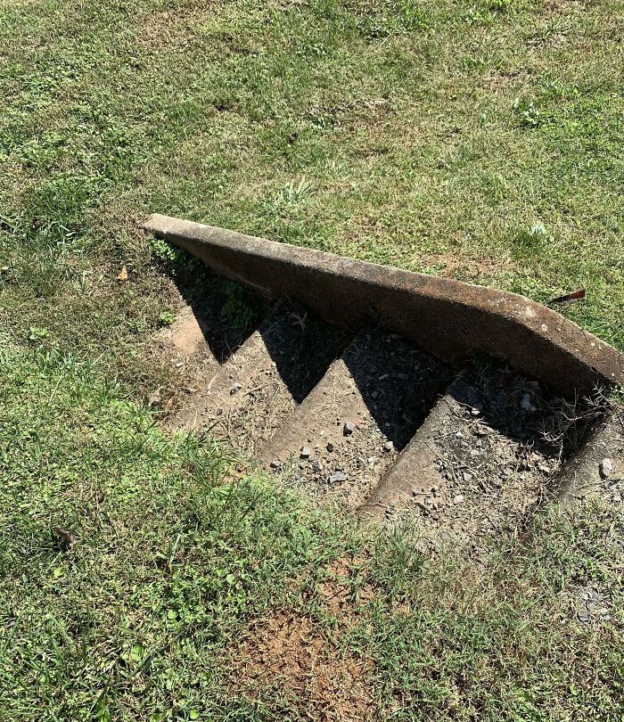 cet escalier inutile que j’ai trouvé dans la nature