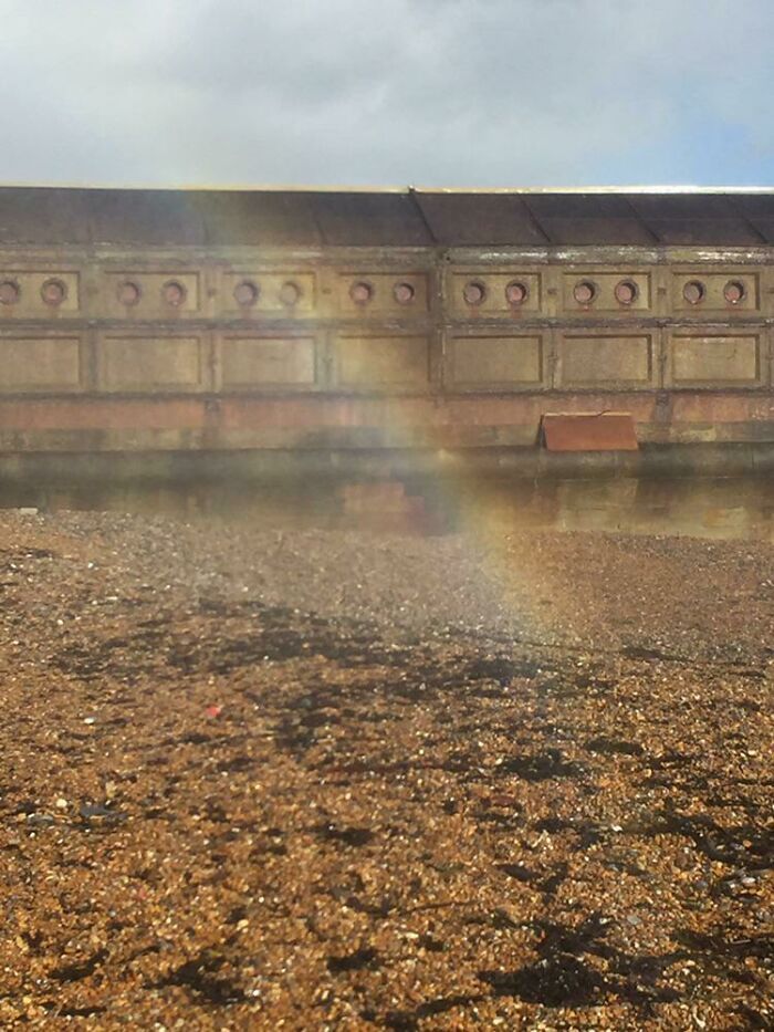 J’ai vu la fin d’un arc-en-ciel à la plage aujourd’hui.