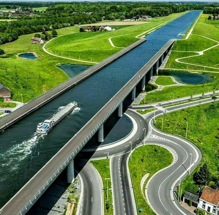 pont du canal sart – la louvière, belgique