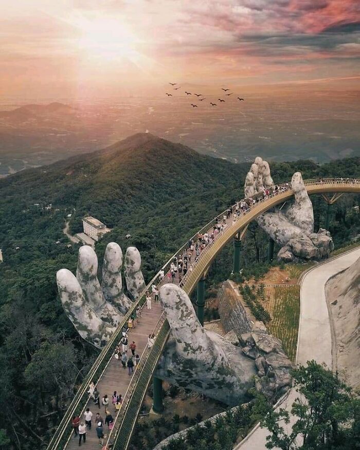 pont des mains, vietnam