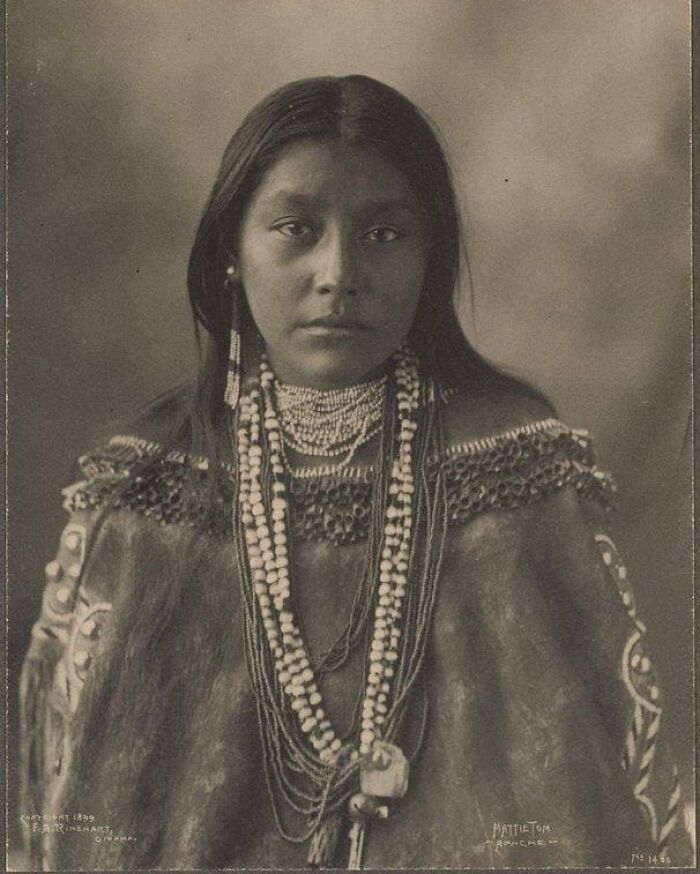 hattie tom, un jeune apache chiricahua, 1899