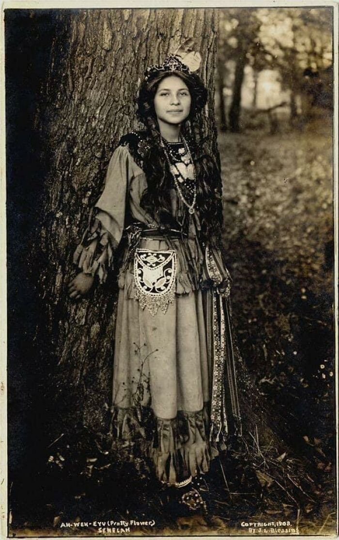 portrait de ah-weh-eyu (jolie fleur), de la nation seneca, 1908. photo de j.l. blessing