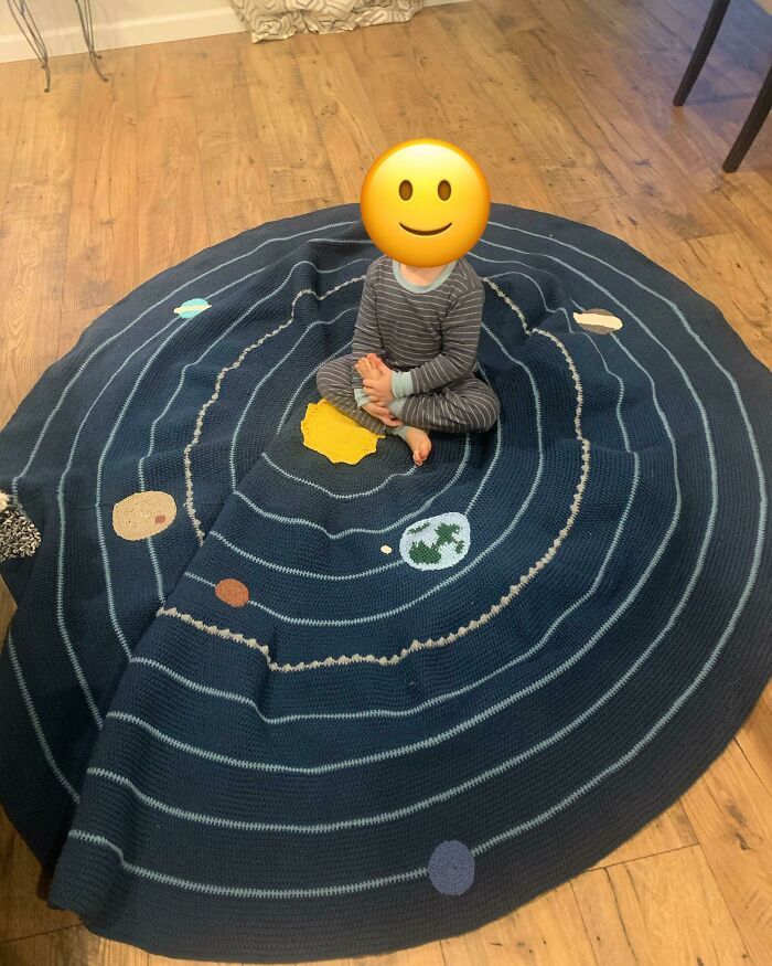 Couverture d’espace que j’ai faite pour mon fils ! Elle n’est pas parfaite mais je suis si fière.