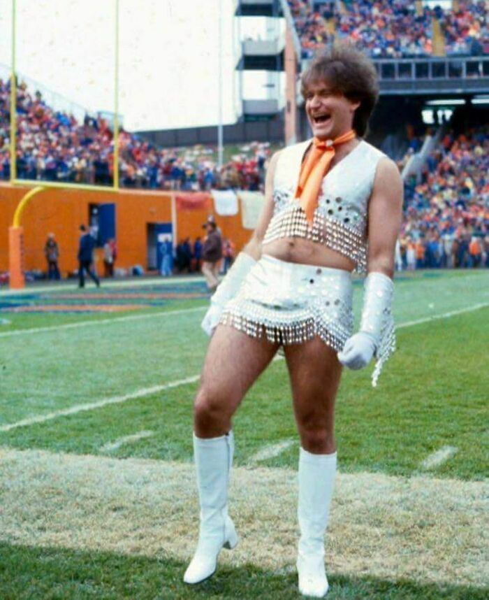 robin williams comme premier cheerleader masculin pour les denver broncos, 1979