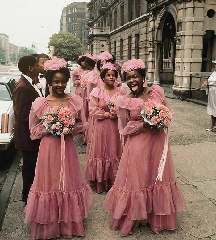 une fête de mariage à harlem, new york city, 1983 (par thomas hoepker)