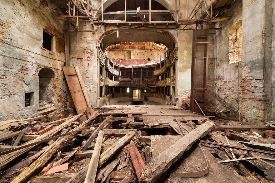 théâtre abandonné, italie