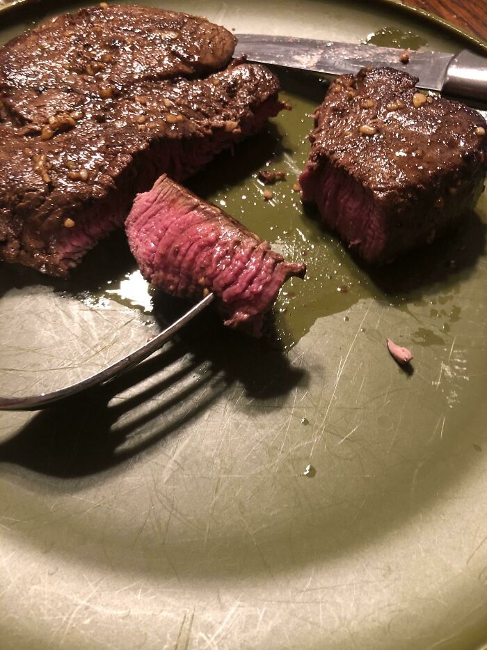 Le meilleur steak que j’ai cuisiné. La troisième fois est la bonne
