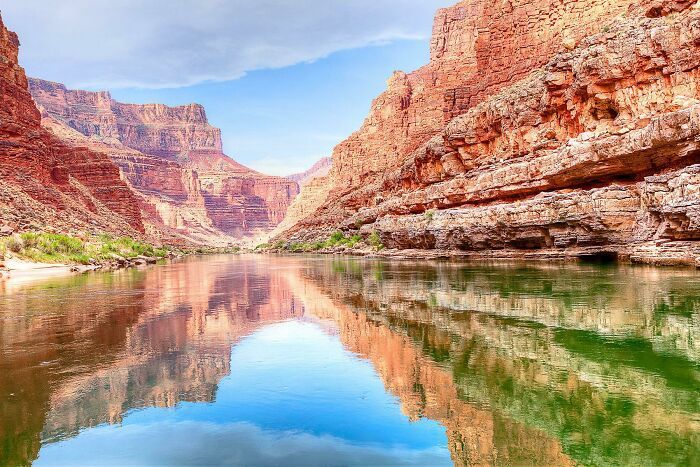 je ne sais pas pour toi, mais je vois très rarement des images du grand canyon prises depuis le fond. la descente est très longue, et la remontée l’est encore plus – c’est peut-être la raison.