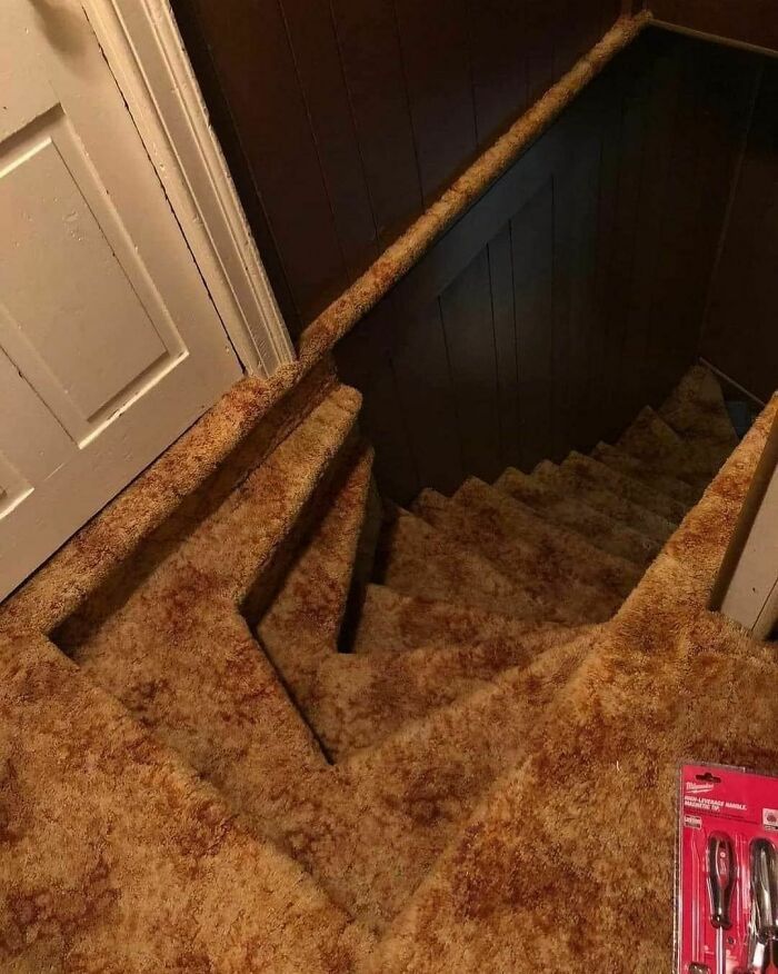 Un escalier piège à mort, si j’en ai jamais vu un. Bon sang !