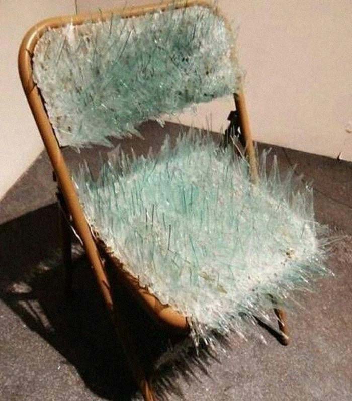 fauteuil maudit