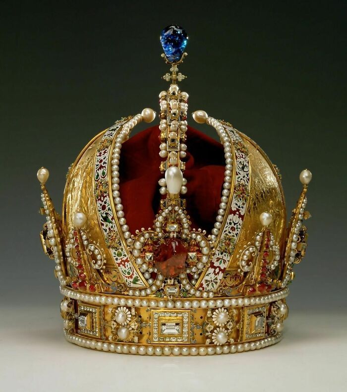 couronne du saint empereur romain rudolph i, artisanat de jan vermeyen d’anvers en 1602. du kunsthistorisches museum, vienne