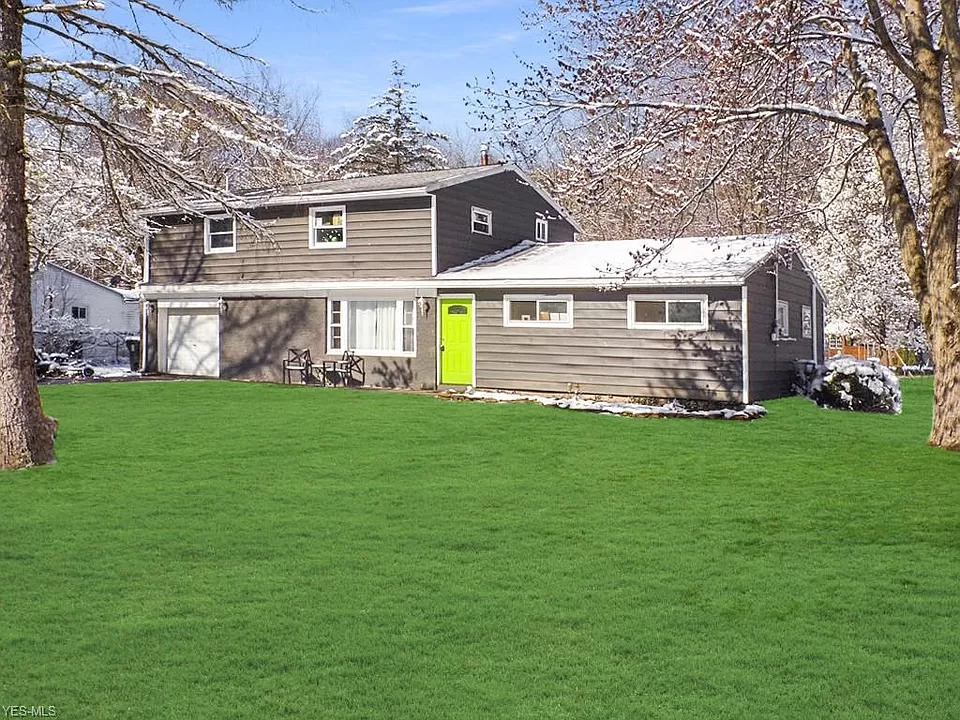 wow, de l’herbe qui reste verte en hiver ! (trouvé sur zillow)