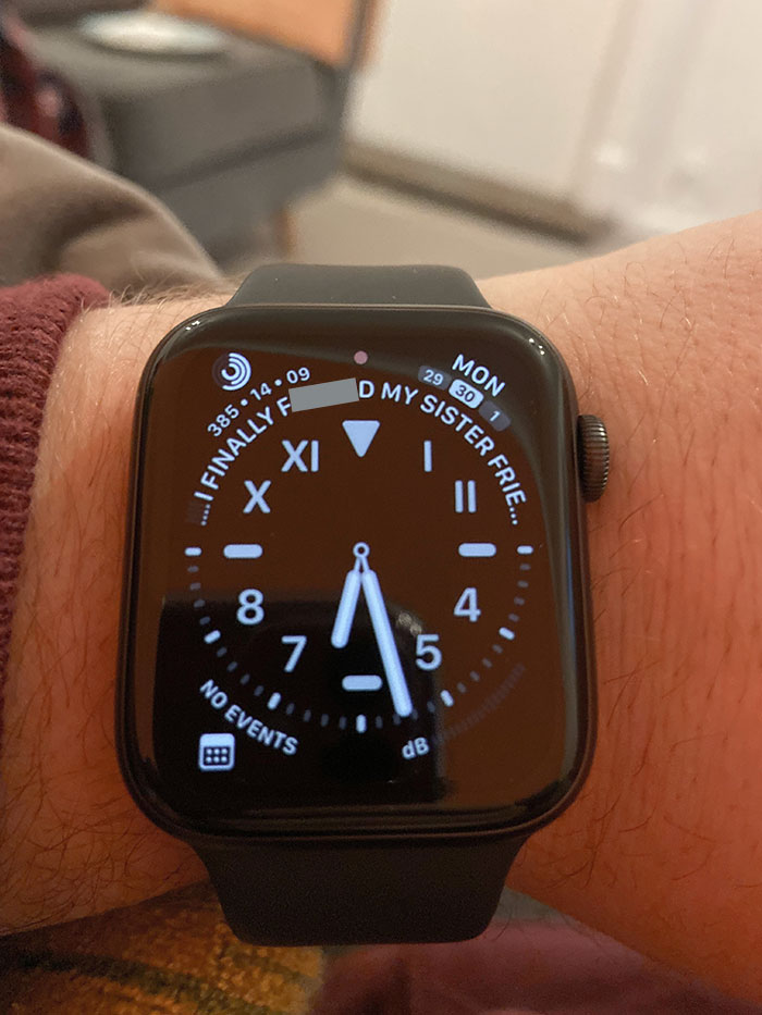 J’ai totalement oublié que le fait d’avoir “now playing” comme visage sur ton Apple Watch ne concerne pas seulement la musique, mais aussi le dernier “média” que tu as peut-être regardé ce jour-là.