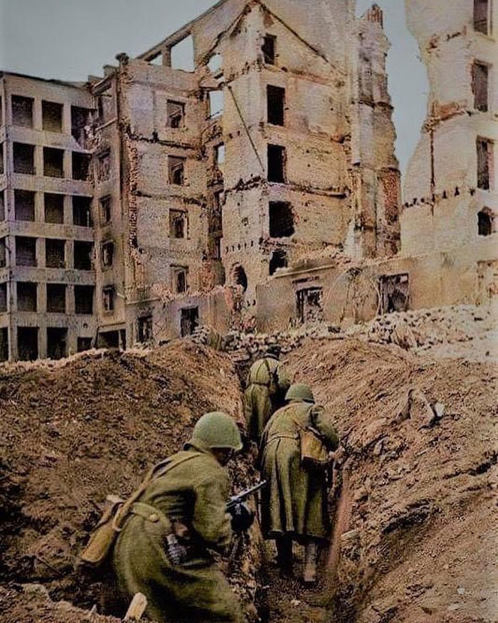 soldats soviétiques pendant le siège de stalingrad (1942-1943)