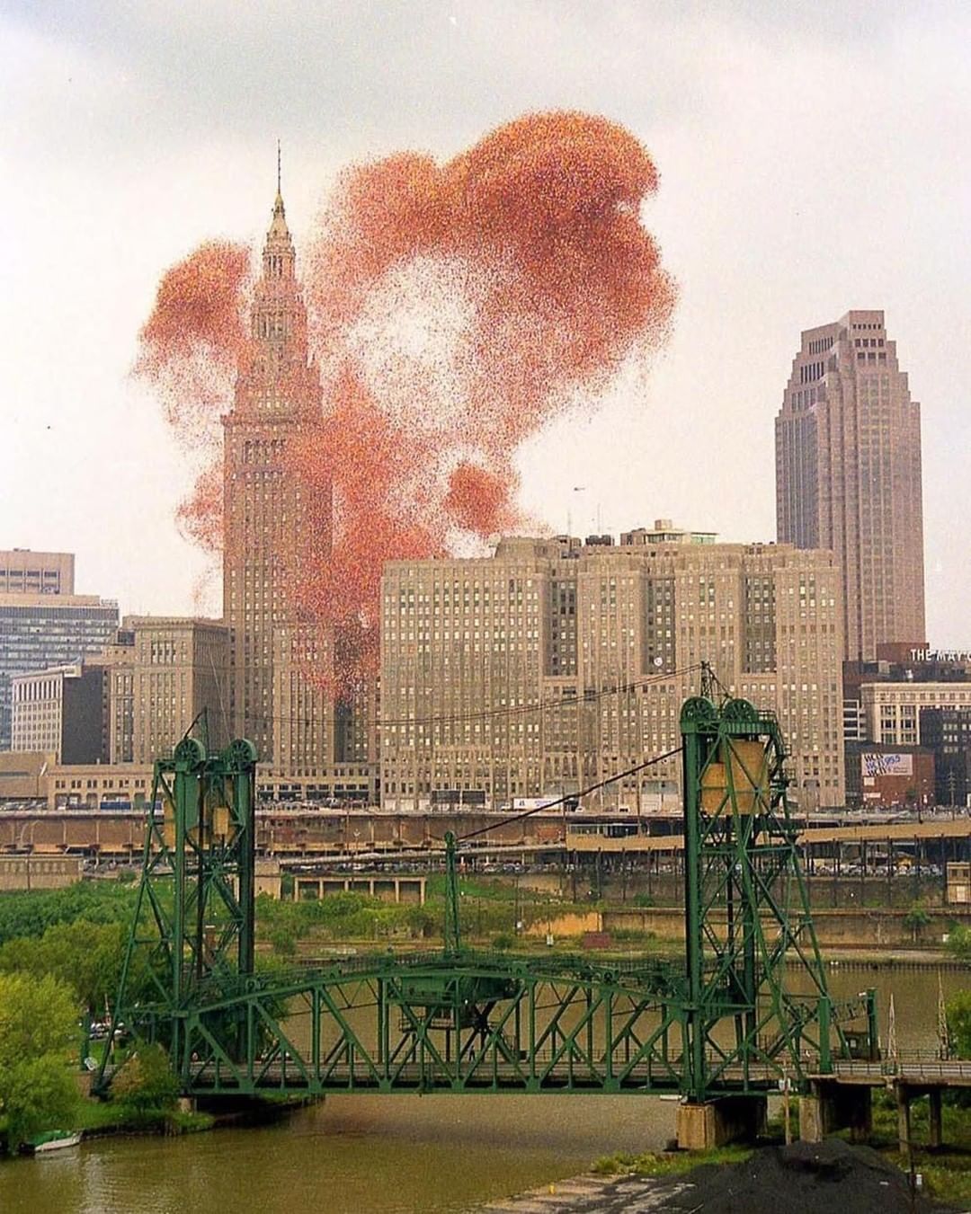 en 1986, l’organisation caritative united way of cleveland a lâché 1,5 million de ballons