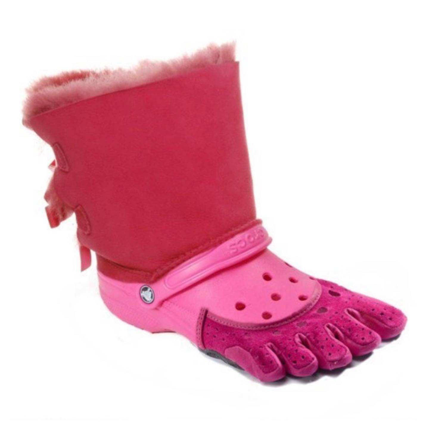 la crugg. la chaussure ugg x croc x toe. la chaussure la plus moche d’internet.