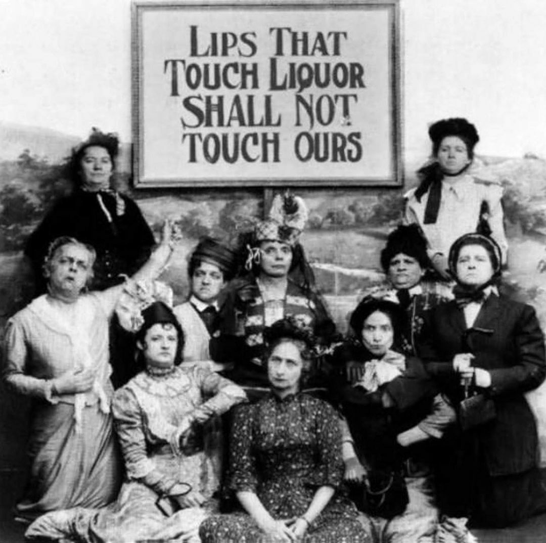 Les femmes qui font campagne contre la consommation d’alcool à la fin des années 1800.