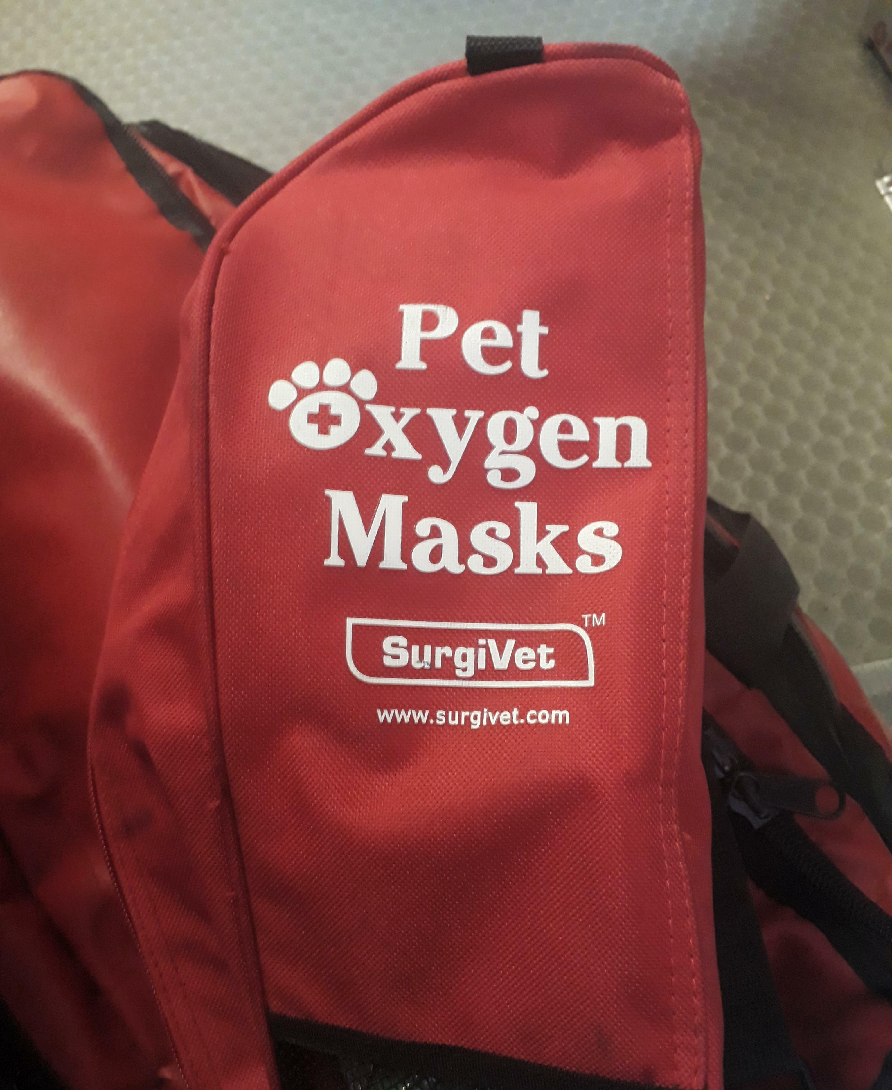 mon ambulance est maintenant équipée de masques à oxygène pour animaux de compagnie