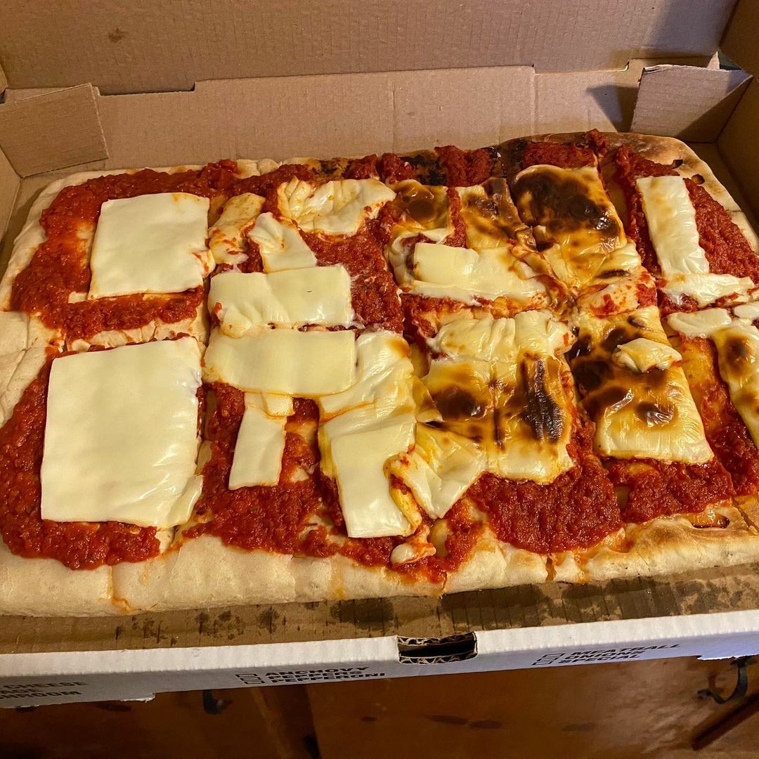 J’ai commandé une pizza dans un restaurant local spécialisé dans les ailes. Ne commande jamais de pizza dans un restaurant spécialisé dans les ailes.