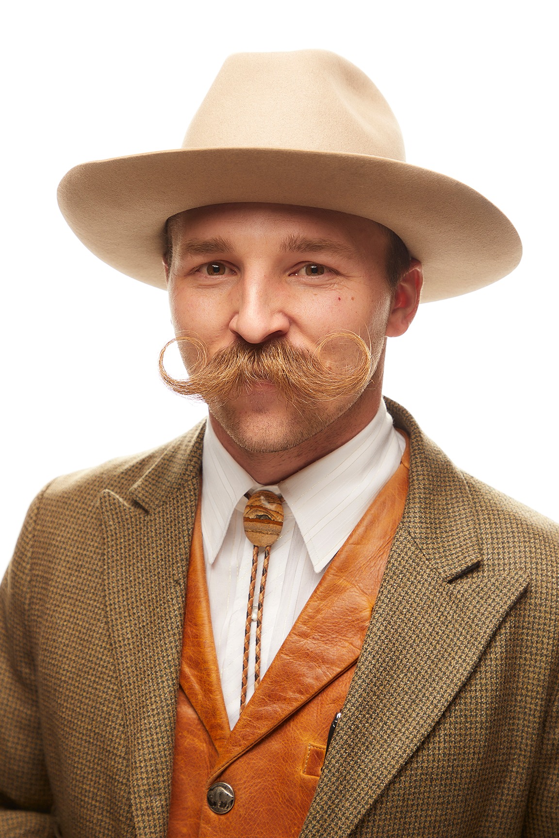 30 photos du championnat 2022 de barbe et moustache qui met en valeur les poils de visage de niveau supérieur