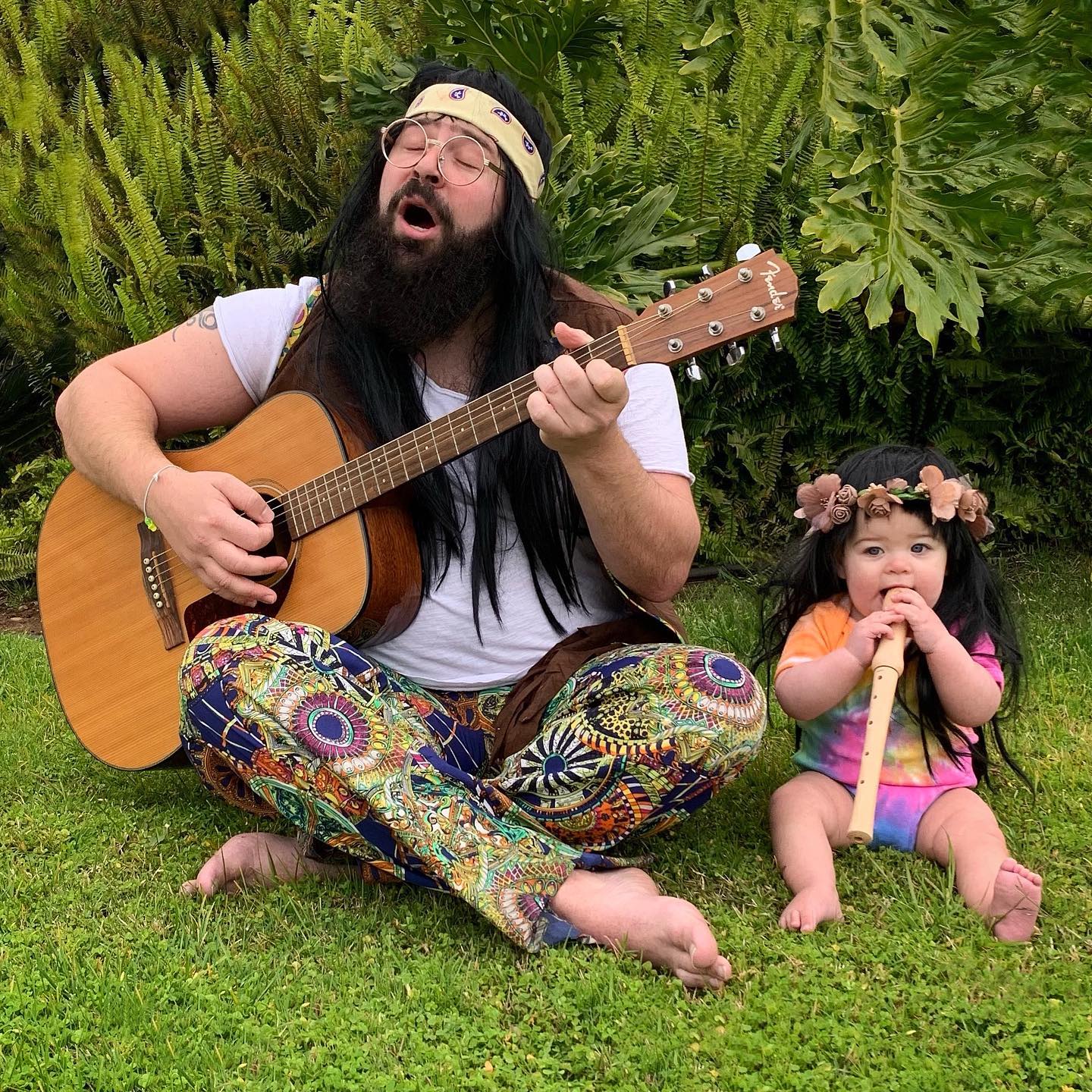 Un papa prend des photos hilarantes avec ses filles déguisées et elles sont trop adorables (40 nouvelles photos).
