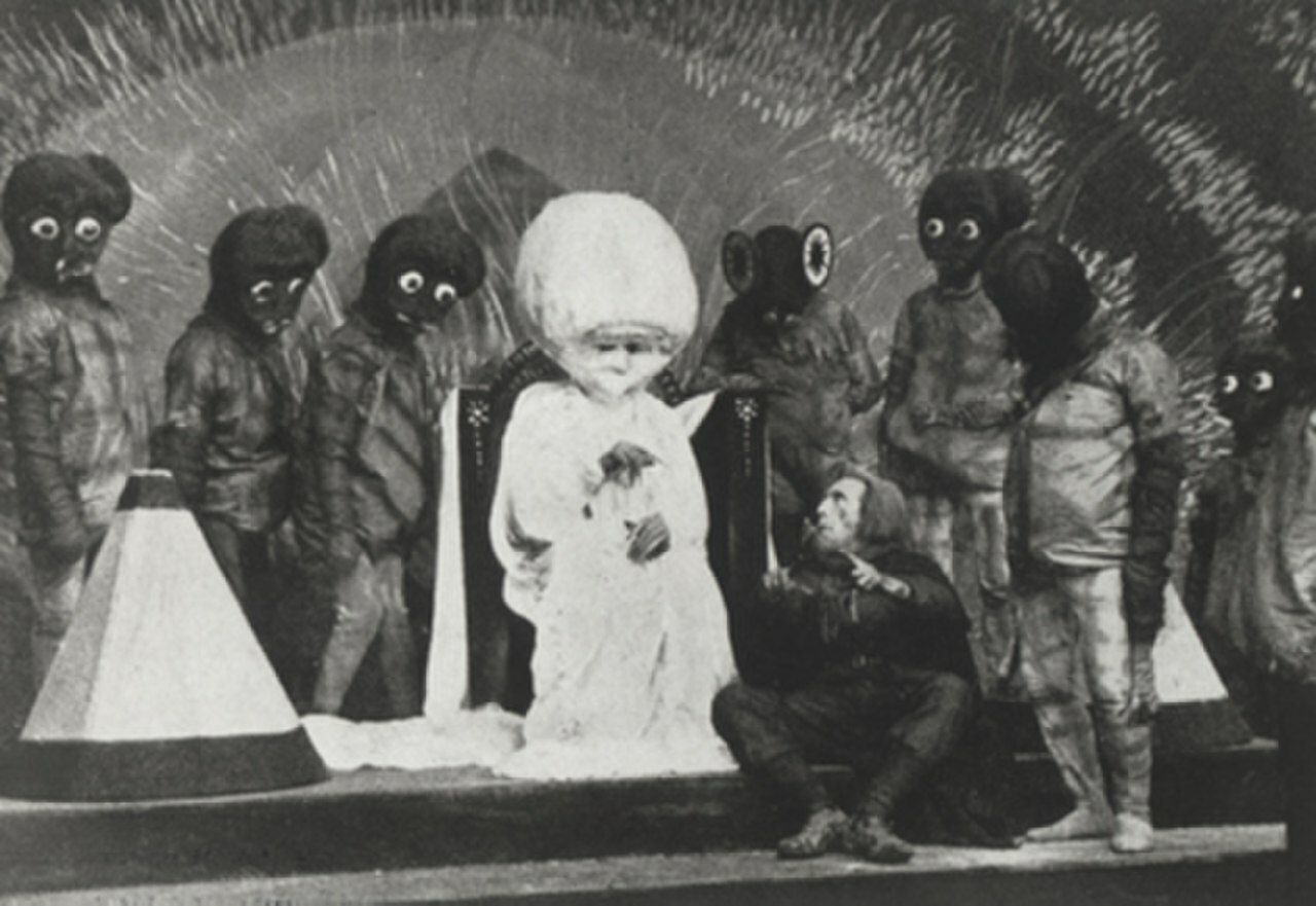 Image fixe du film britannique “First men on the moon” (Les premiers hommes sur la lune) de 1919. Film aujourd’hui perdu.