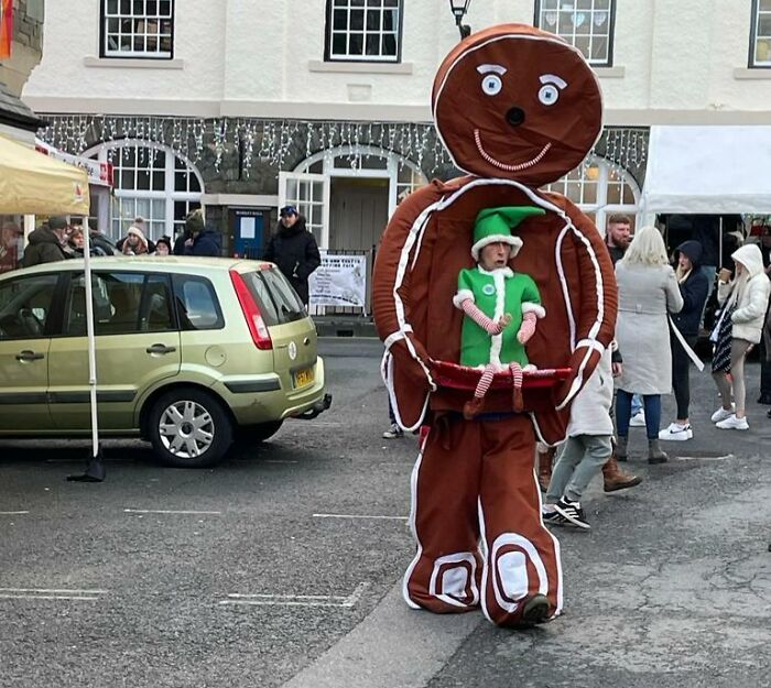 dreadnought en pain d’épice à la foire de noël de hawkshead, angleterre