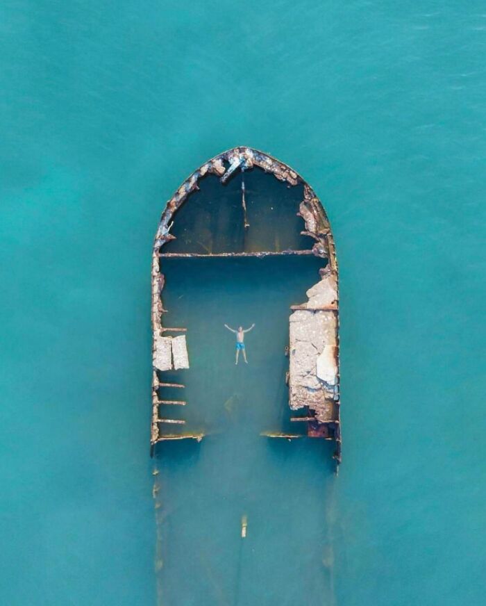 flottant dans un bateau