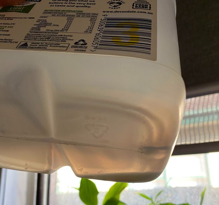 mon mari a remis cette quantité de lait dans le réfrigérateur