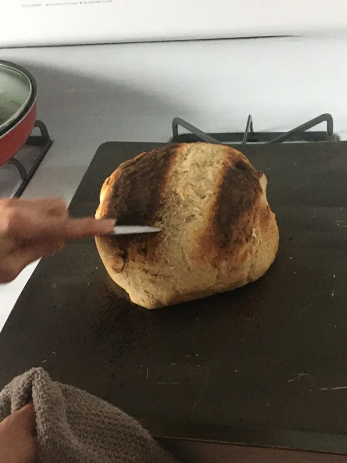 Ma grand-mère a essayé de faire du pain avec une mijoteuse, échec cuisant.