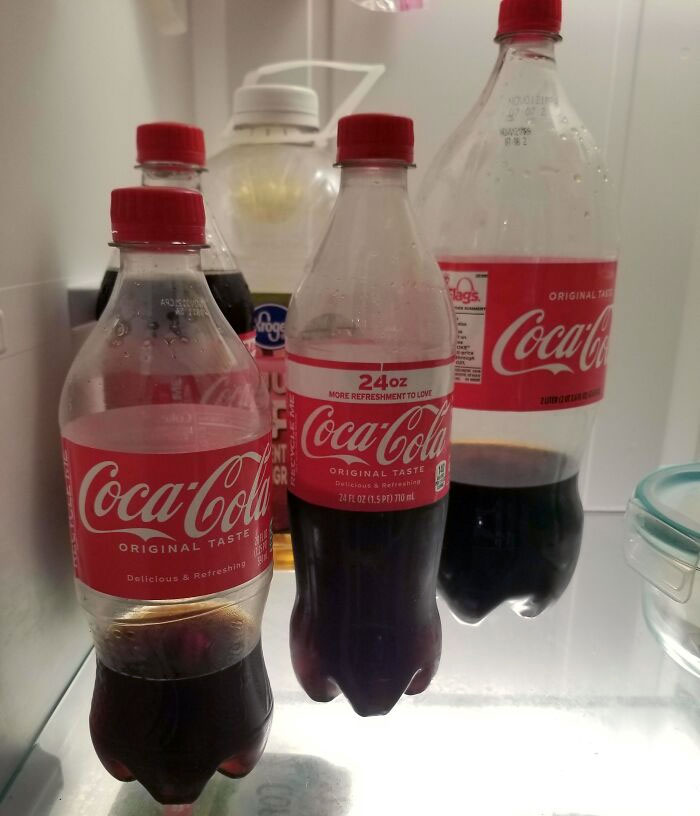 mon fiancé refuse de finir une bouteille de coca avant d’en ouvrir une autre