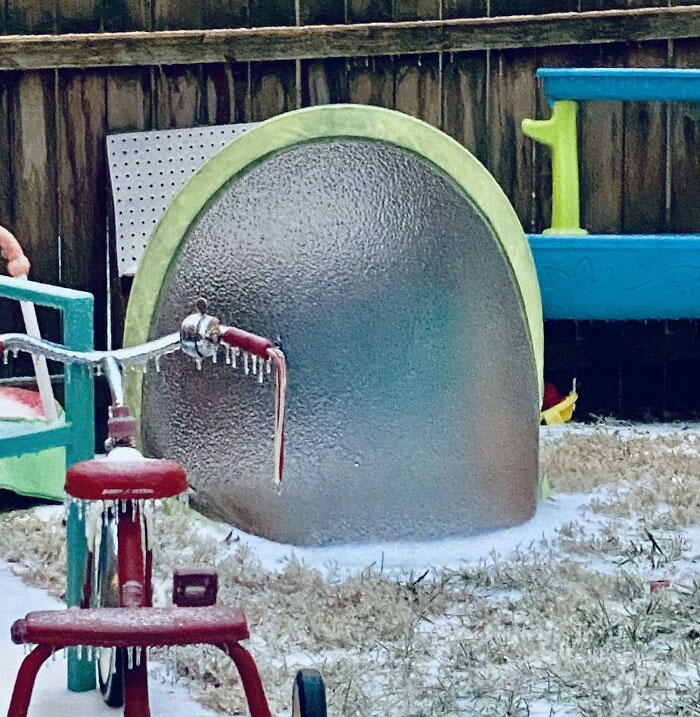 la glace fait ressembler le filet de foot de mon enfant à du verre