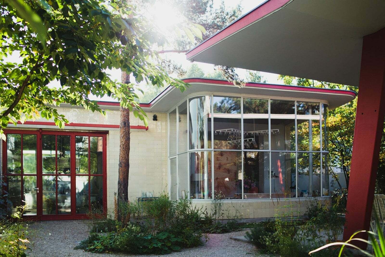 la maison de juerg judin, berlin, allemagne. c’était à l’origine une station-service construite dans les années 1950