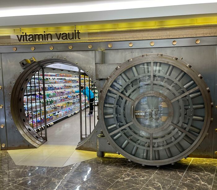 ce walgreens est dans une ancienne banque